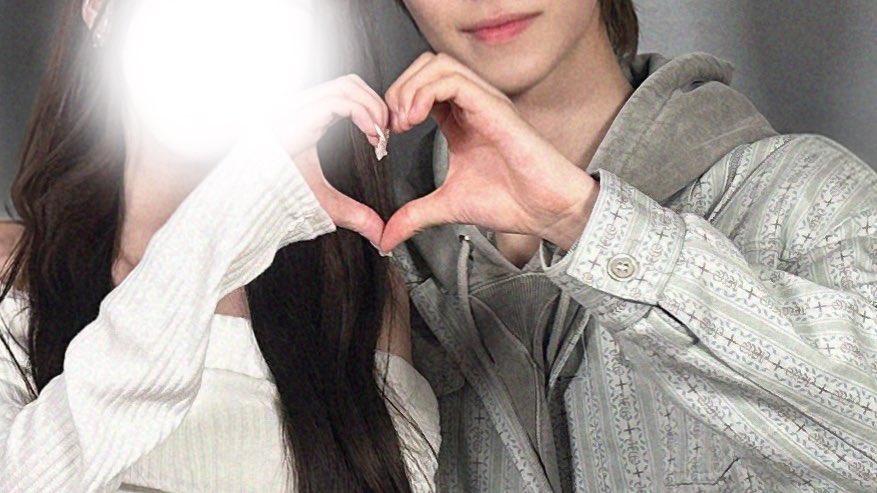 sagwaanim's tweet photo. 1주년👼🏻🤍 https://t.co/k9xkfp21iP