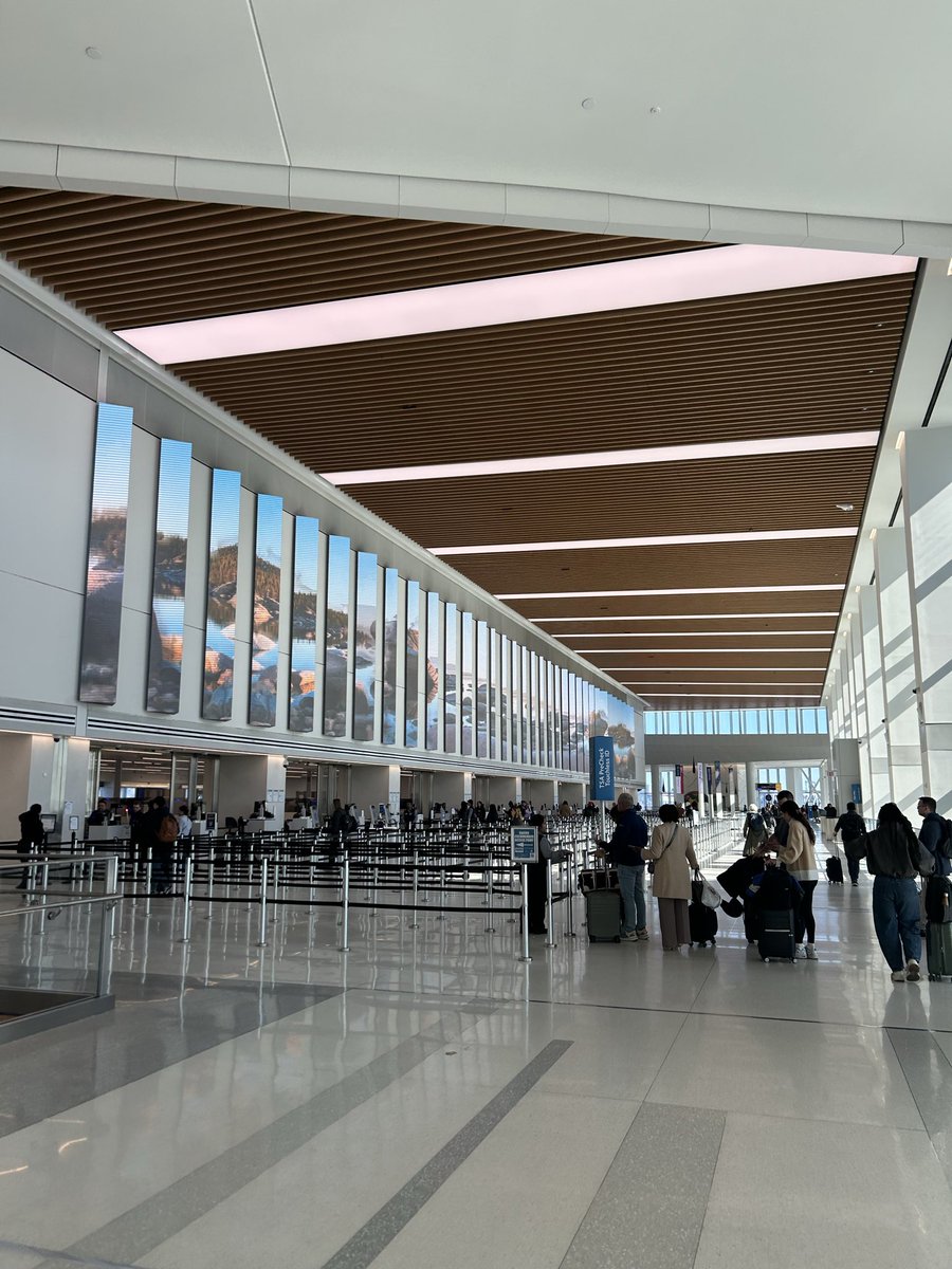 RealShreds's tweet photo. LGA Terminal C 
3:30 Tuesday March 24 https://t.co/ff6ng4Lg5s