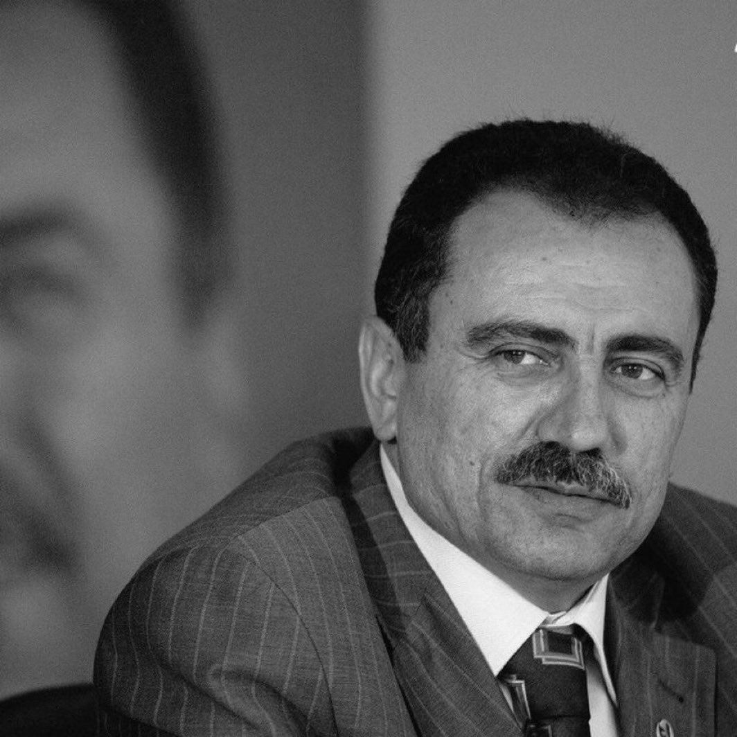 Muhsin Yazıcıoğlu.

Hâlâ farkında değiliz ama onun ölümü koca ülkenin, bir milletin dönüm noktasıydı. Her şey çok farklı olabilirdi.

Allah rahmet eylesin.