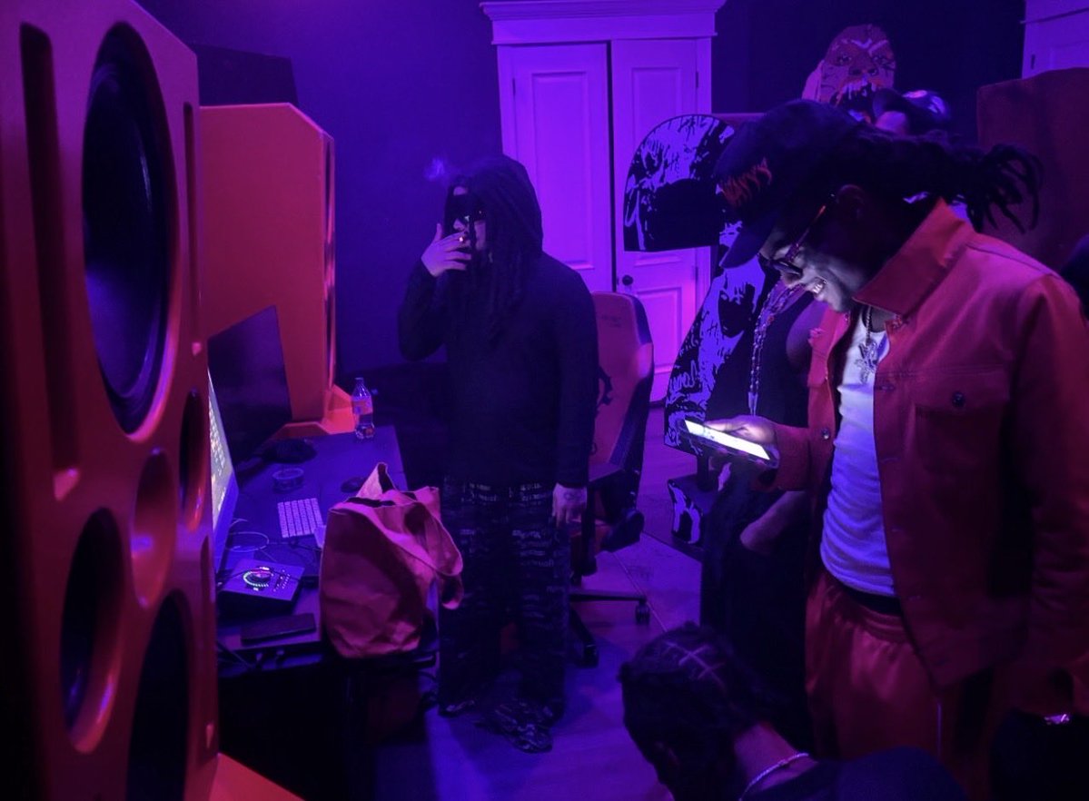 GBG PLUGG tweet media