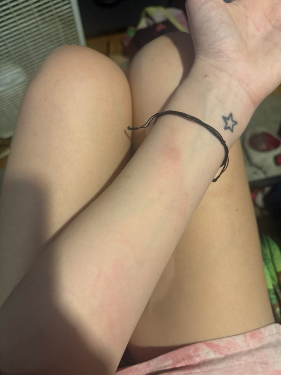 viv 🪽𒉭 tweet media