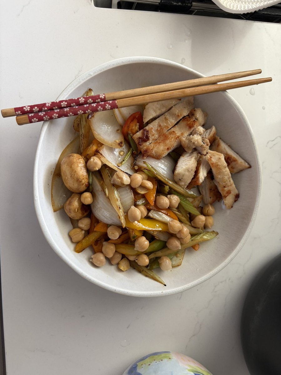 rory !♪🍎 tweet media