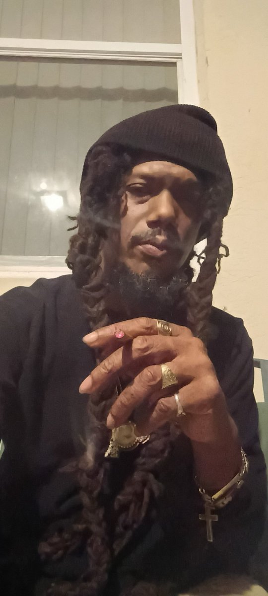 CSqueeze183595's tweet photo. Im a g I stay solo 💨💨🌴🌴 https://t.co/c82t5fxrUJ