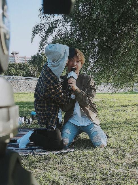 quokkabts's tweet photo. Chnglx used to be the biggest skz ship back in the day and this is one of the few that started it https://t.co/XB7Xsf4ldB