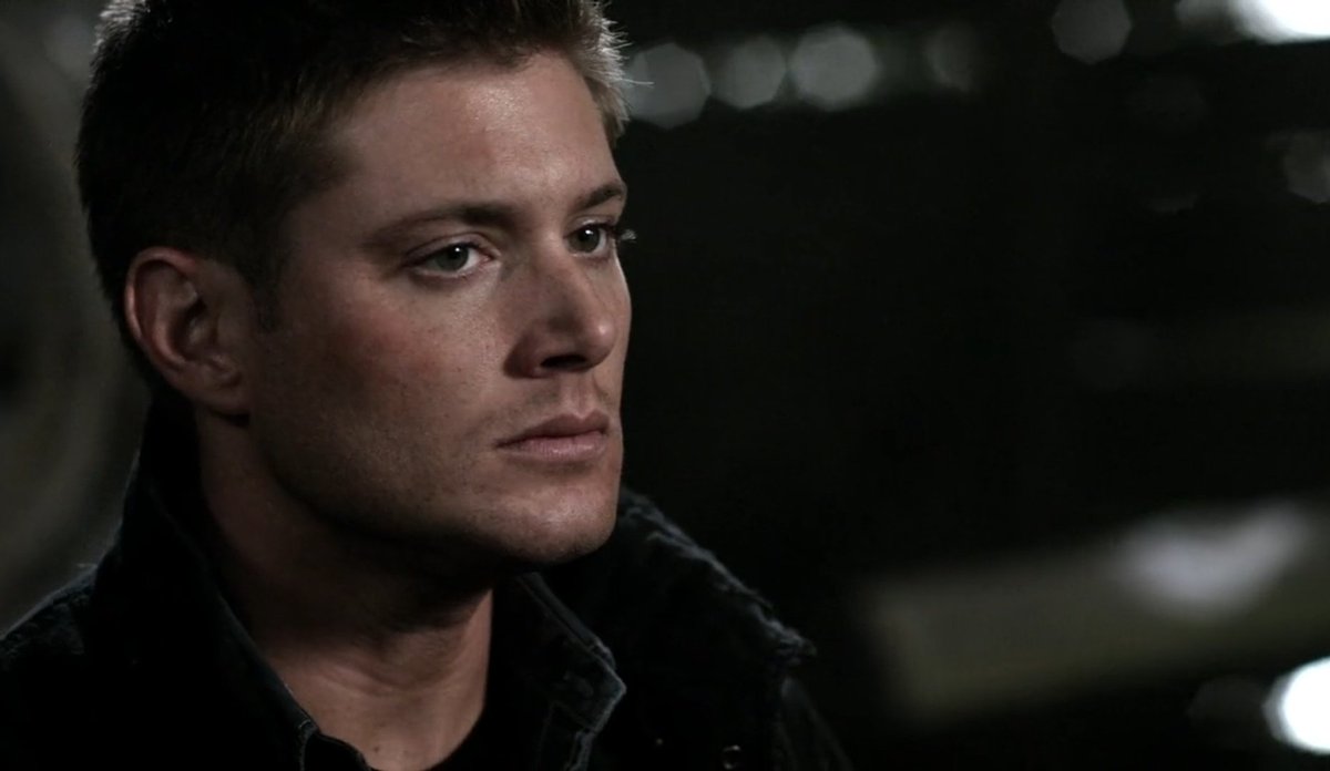 roseycore_'s tweet photo. I loved Castiel beating the hell out of Alastair who abused Dean and then Dean saved Cas from that mf in the same fight 
They communicate with their eyes and it's like Cas is thanking him for his help 😭♥️ 04x10 #destiel https://t.co/z7heVBuX5C