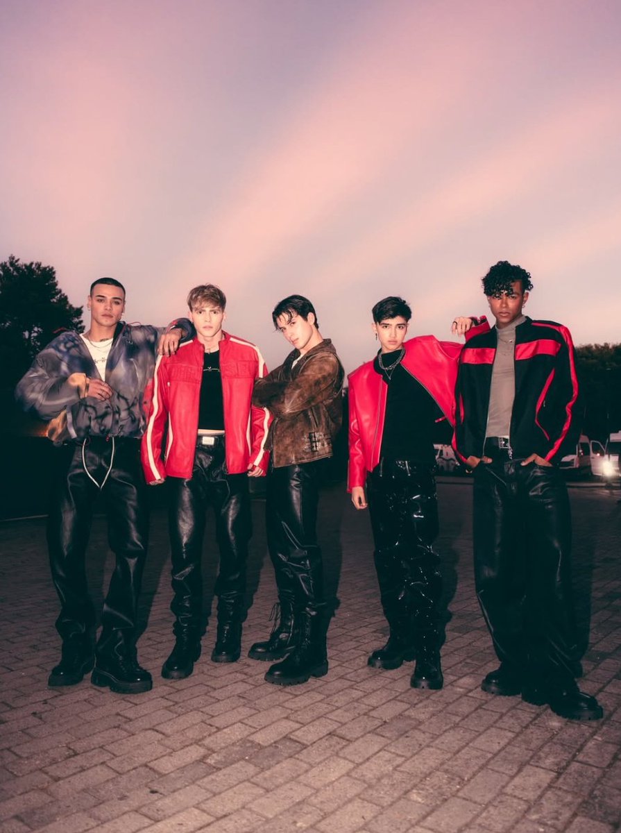 Erika | DUAL 🪽 tweet media