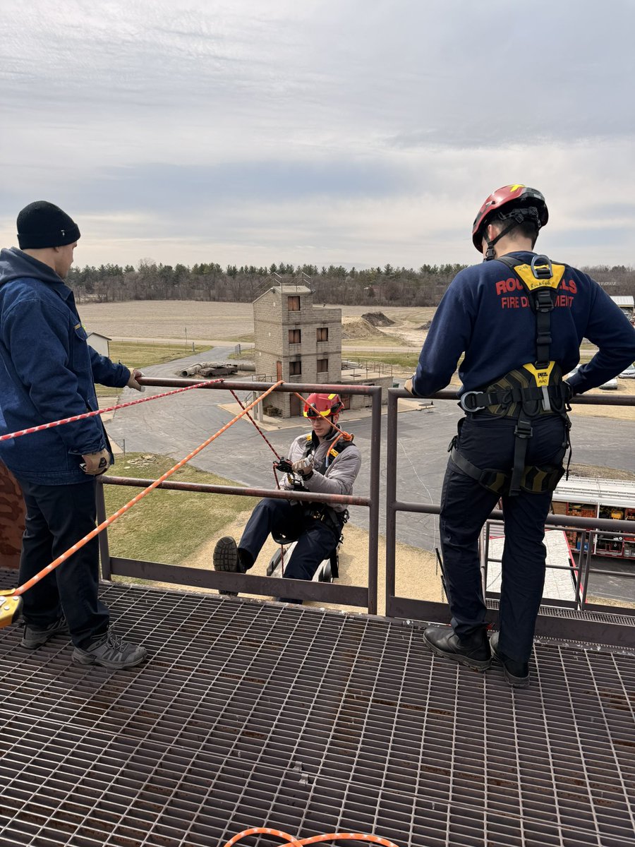 Rockford Fire tweet media