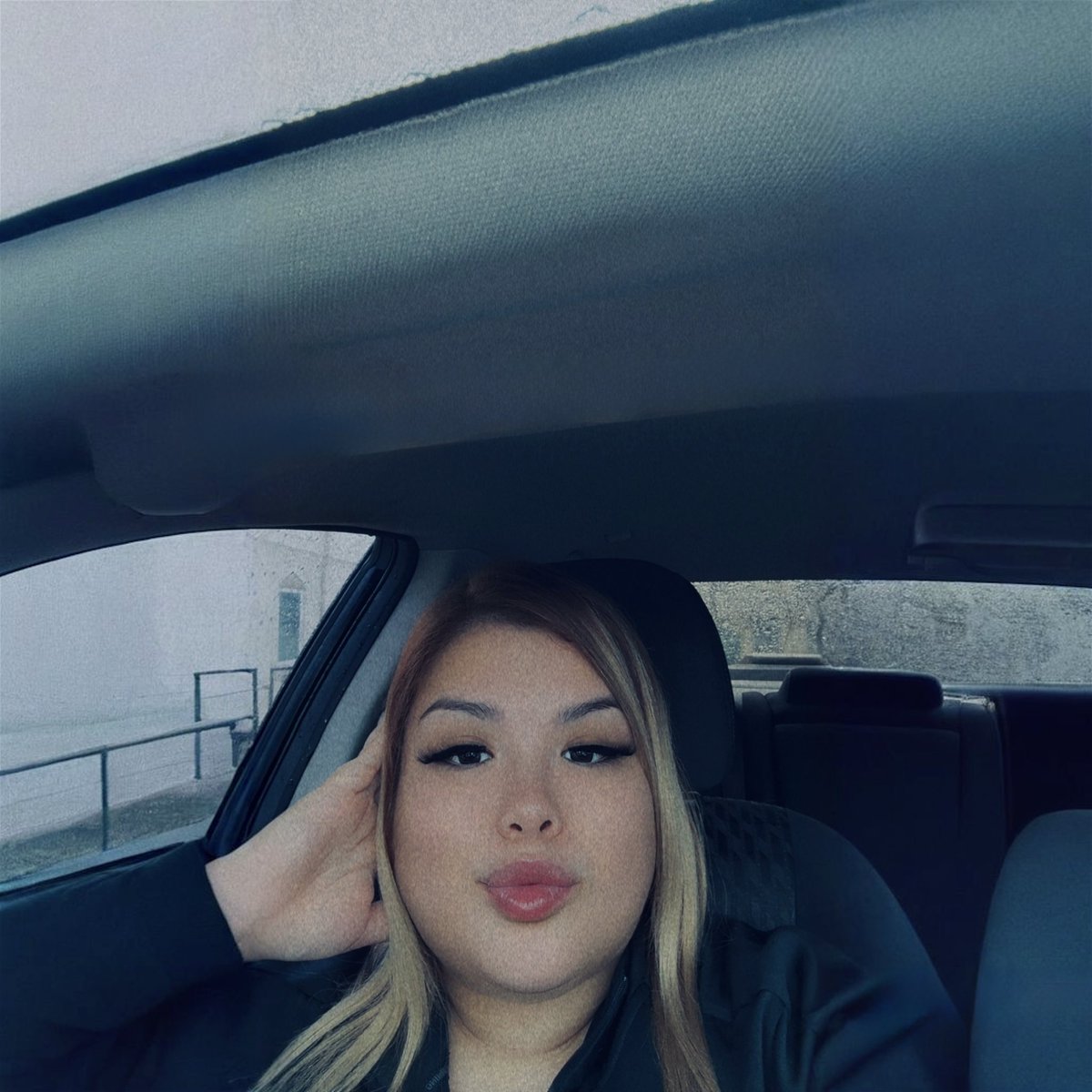 𝔢 𝔪 𝔦 𝔩 𝔶 (@emafrmdasouf) on Twitter photo 