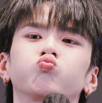 𝓢𝓸𝓯𝓯 ᥫ᭡ | 𝑴𝒓. 𝑭𝒂𝒏𝒃𝒐𝒚 ✨📸 tweet media