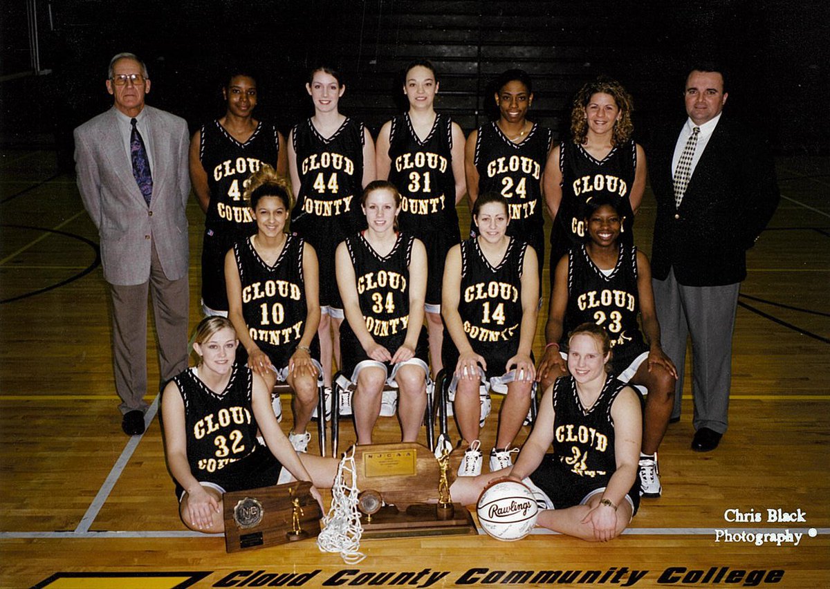 CCCCsports's tweet photo. On this day 25 years ago π
The 2001 Cloud County womenβs basketball team became the first-ever Kansas womenβs basketball team to win the NJCAA Division I National Championship with a 71-56 victory over Midland College.
#CloudProud | #BackTheBirds ππ https://t.co/yWvcxkyIA3