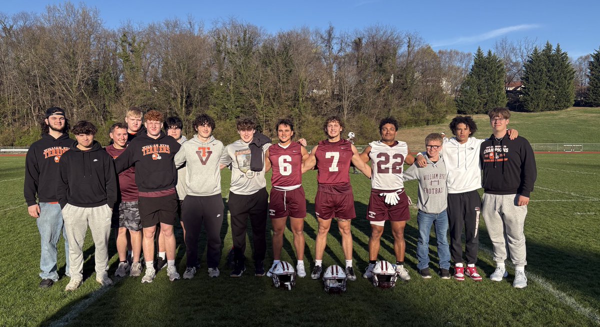 CoachBradLutz's tweet photo. Today was the second day of our annual spring break college football tour. We stopped by to watch practice and visit 2 programs that our players currently play for. #ProudCoach

Thanks Roanoke College Football for having us today. @RoanokeFB @CoachGiancola @Coach_Ferrick https://t.co/vpS1ibdJjZ