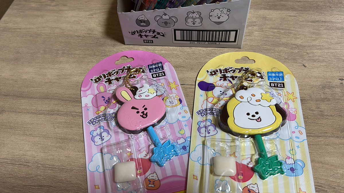 _v_rm's tweet photo. BT21 ロリポップチョコチャーム

箱買いをしてため重複した子になります。

クッキーCOOKY
チミー CHIMMY

定価(330円)➕送料

お気軽にお声掛けください🙇‍♀️ https://t.co/ZI7qLisF8P