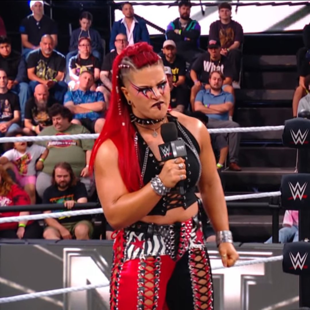 Exposing the IWC tweet media