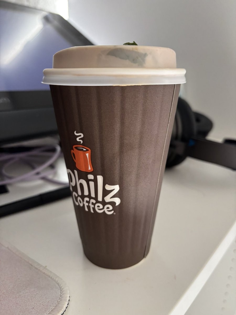 vistapr1ncess's tweet image. took a pic of this mint cream iced coffee bc it was so good and the only type of coffee ill ever drink and now im just sitting here with caffeine anxiety #worthit