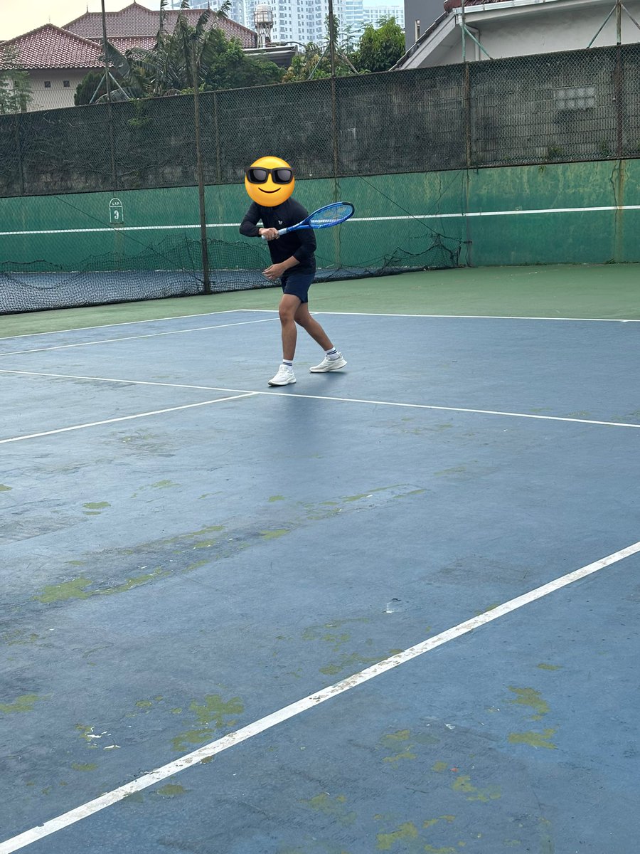meutiargh's tweet photo. Made it to the court! https://t.co/FEb7oGU4id