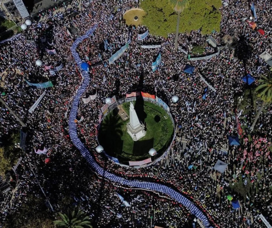 Ejes de Comunicación tweet media