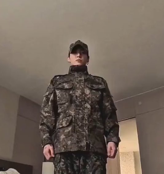 K⁷ | ⊙⊝⊜ tweet media