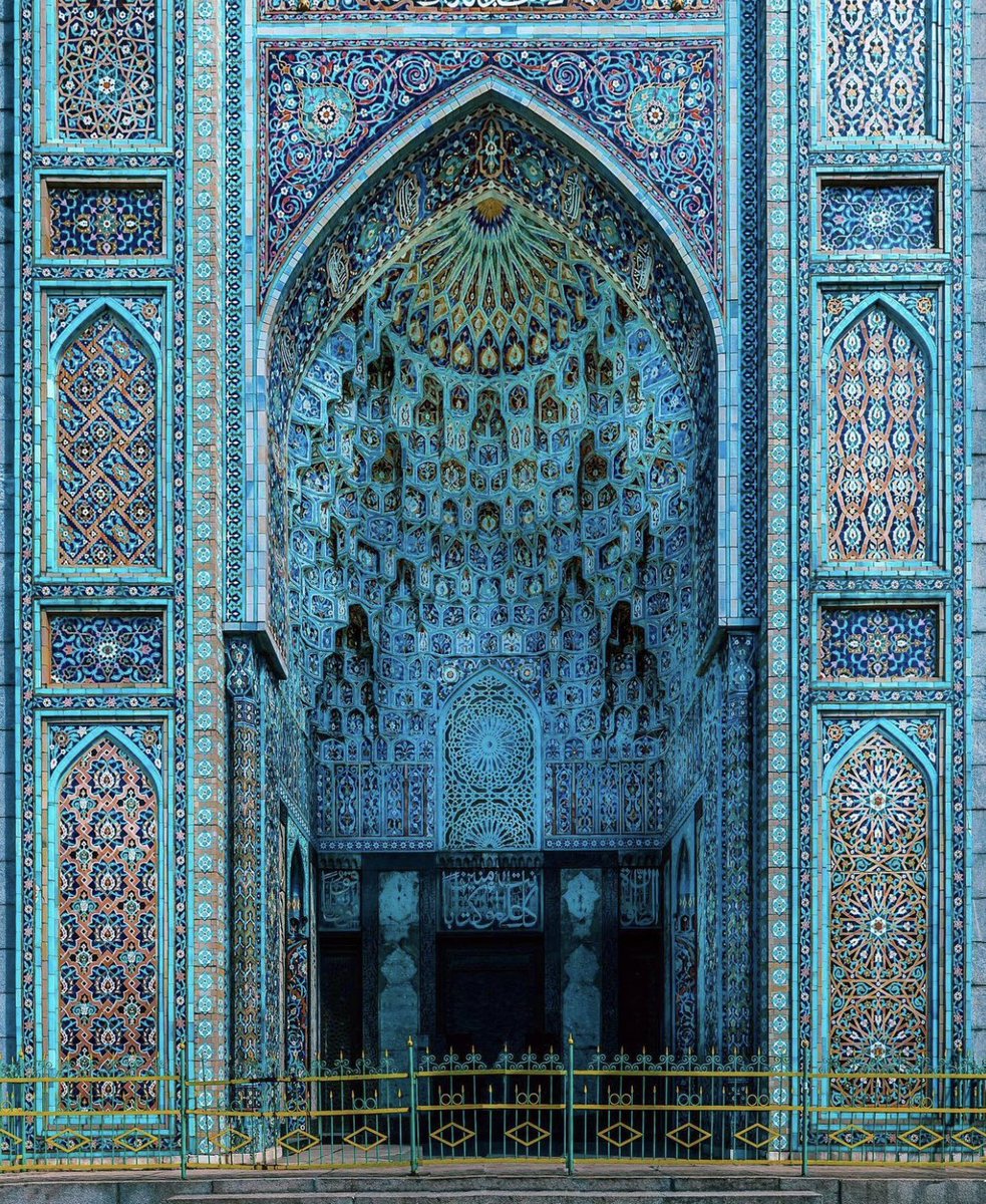 This is world tweet media