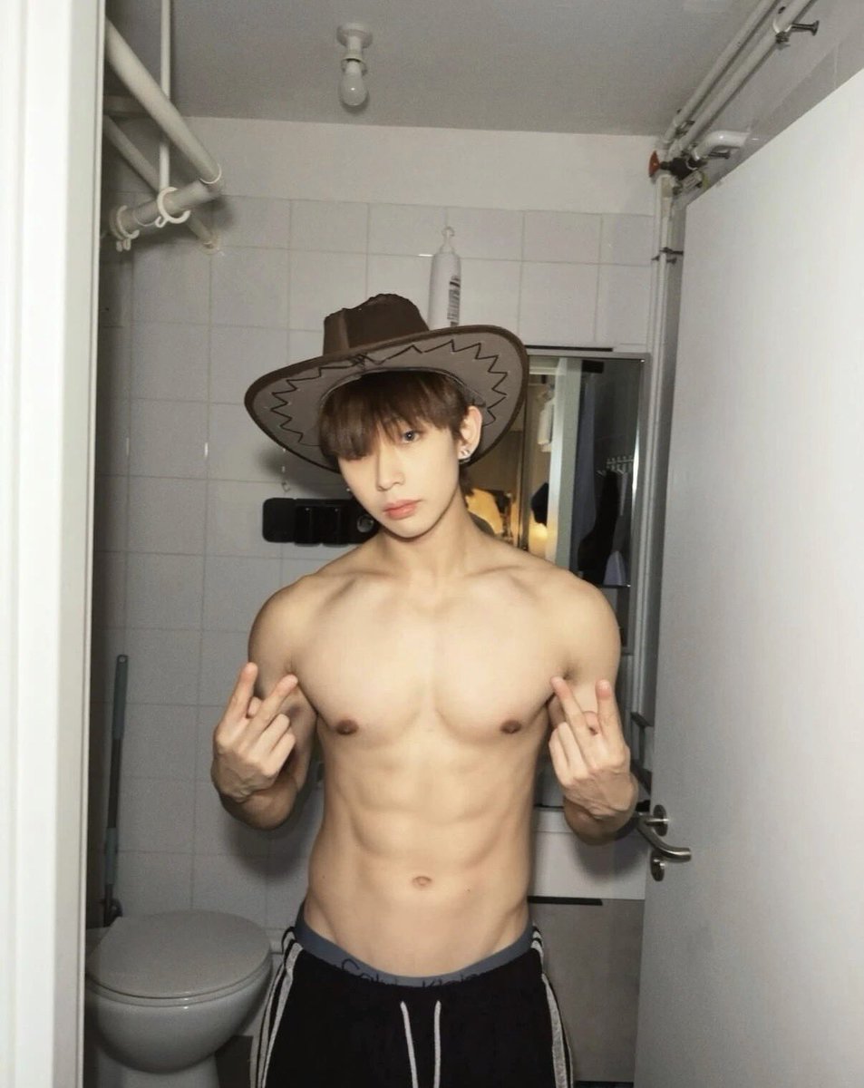 aaa，夜场顶级男模（重启 tweet media