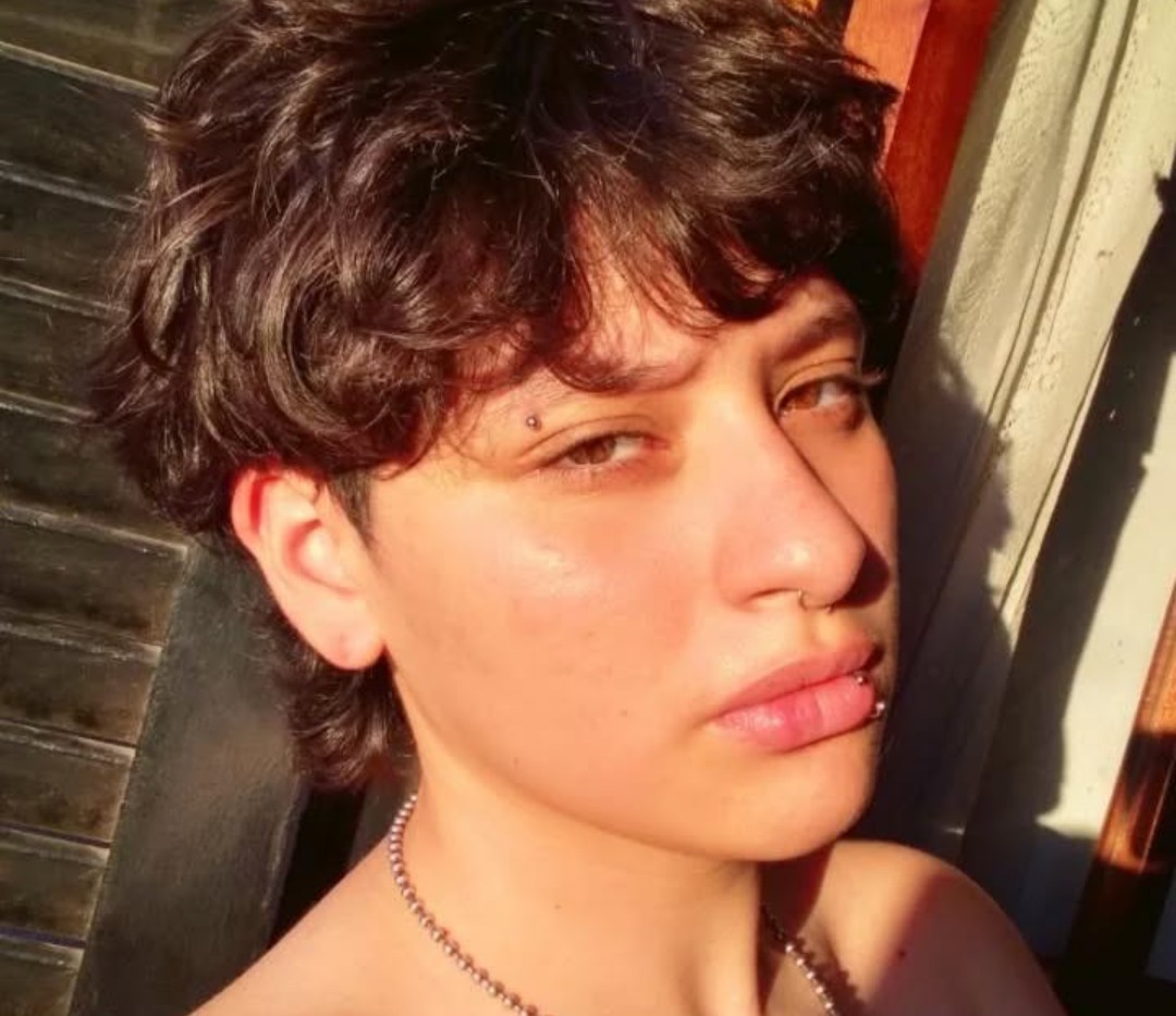 azirascunt's tweet photo. icon vs user

fto vieja pero si tal cual uno puede ser emo y turro a la vez..... https://t.co/UvMZkxSQR4