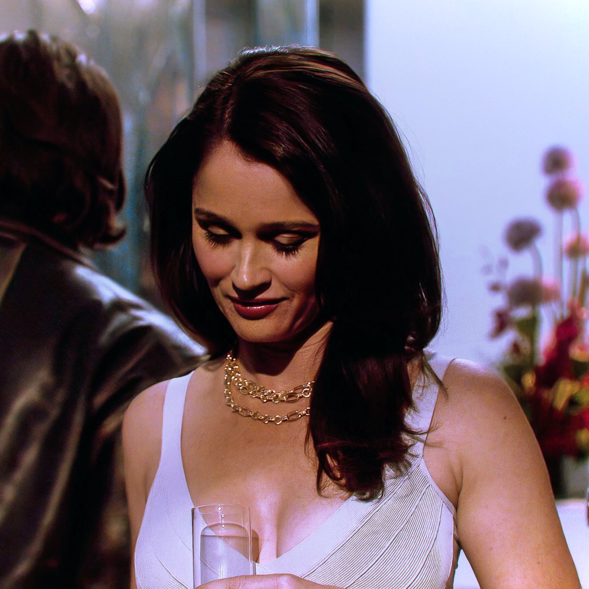 depresifamaiyi's tweet photo. teresa lisbon dressed by patrick jane will be always famous https://t.co/MIDFQTfO5l