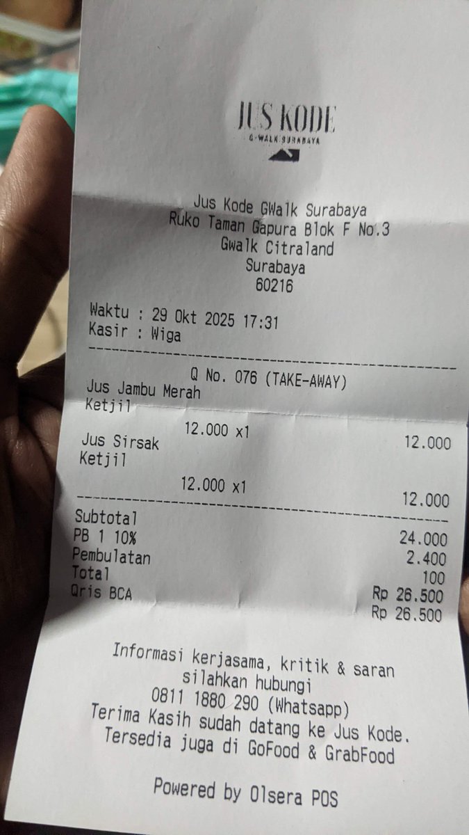 fendi_dev's tweet photo. @cinnamo0ns_ Gw juga pernah.
Padahal di kasir ada tulisan, "Tidak menerima pembayaran cash (Hanya non-tunai).
Tapi kenapa masih ada pembulatan dah. 😂 https://t.co/P0wk7I4cpZ
