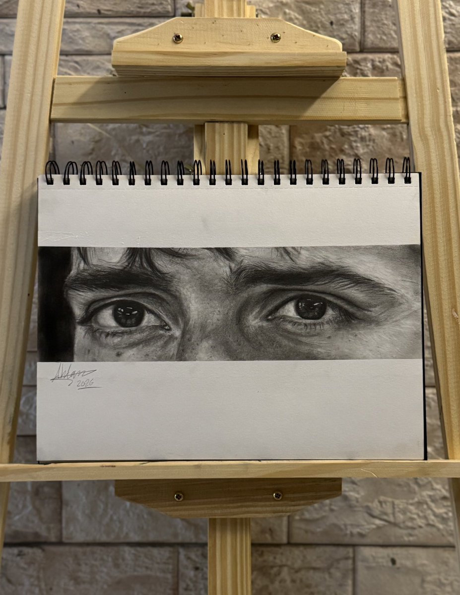 تشكو فأفهم ما تقول بعينها
وترد عيني مثل ذاك فتفهمُ