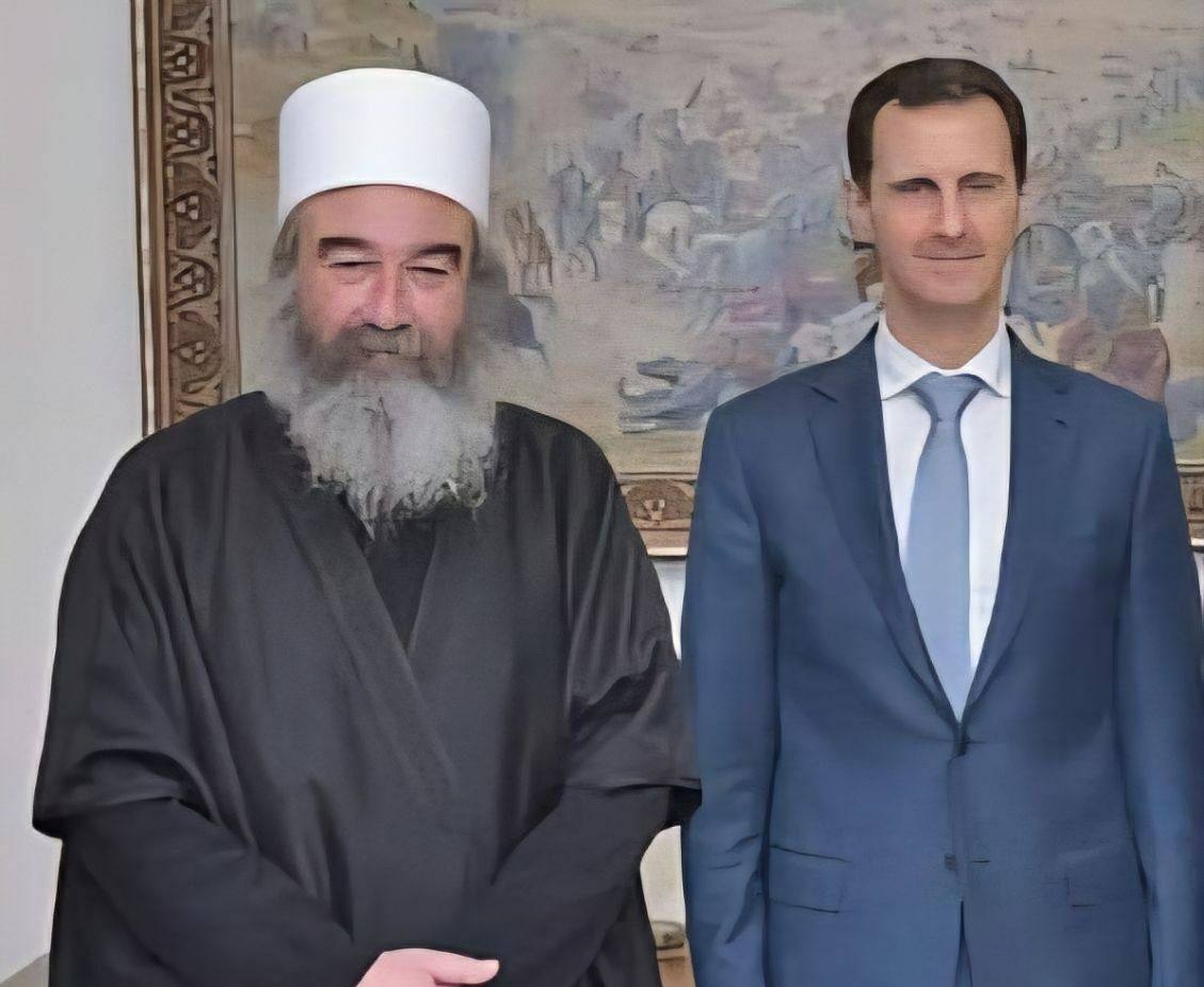 Mo2278Mo's tweet image. 😂 This foolish old man is a mercenary for #Iran its militias and #criminal Assad and 
#Hezbollah ,  leader of a murder and #drug #trafficking gang, accused of killing many from his own sect.
#Hijri Your history with #Iran is dirty
😂😂
#عرنة
#Syria 
#नवरात्रि_पर_जानें_रहस्य