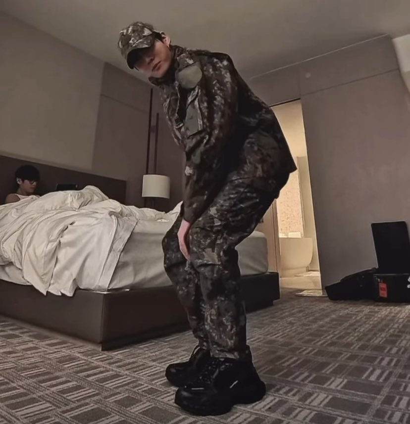 ꣑ৎ vic 🪭 tweet media