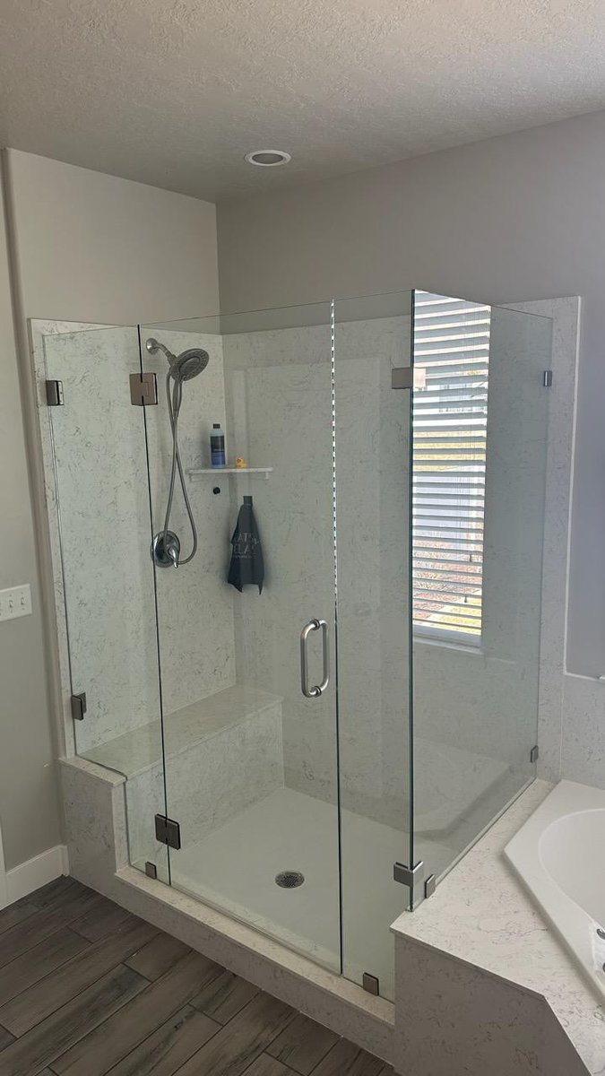GatsbyGlassProv's tweet image. Creating timeless luxury, one shower at a time 🚿✨ Step up your bathroom game with Gatsby Glass of Provo’s custom touch! Proud of the team for making every vision a reality.  #ShowerDoorInstallation #ModernHomeDesign #FramelessShowerDoors