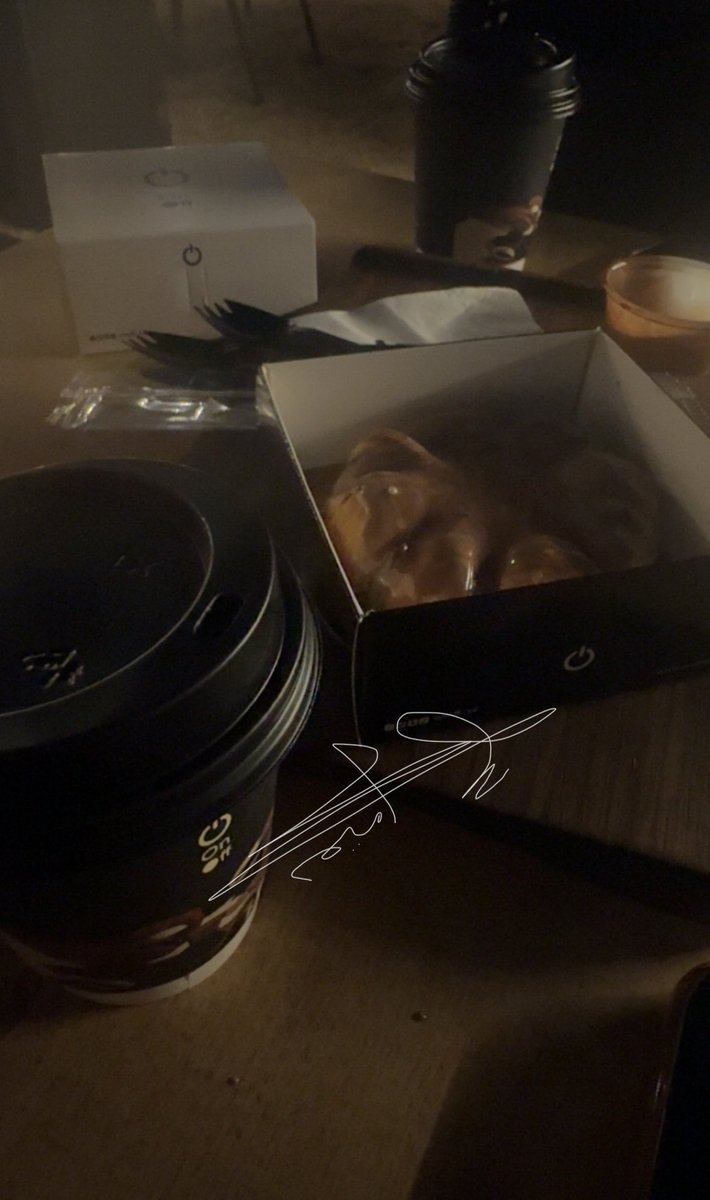 meem 🌿 tweet media