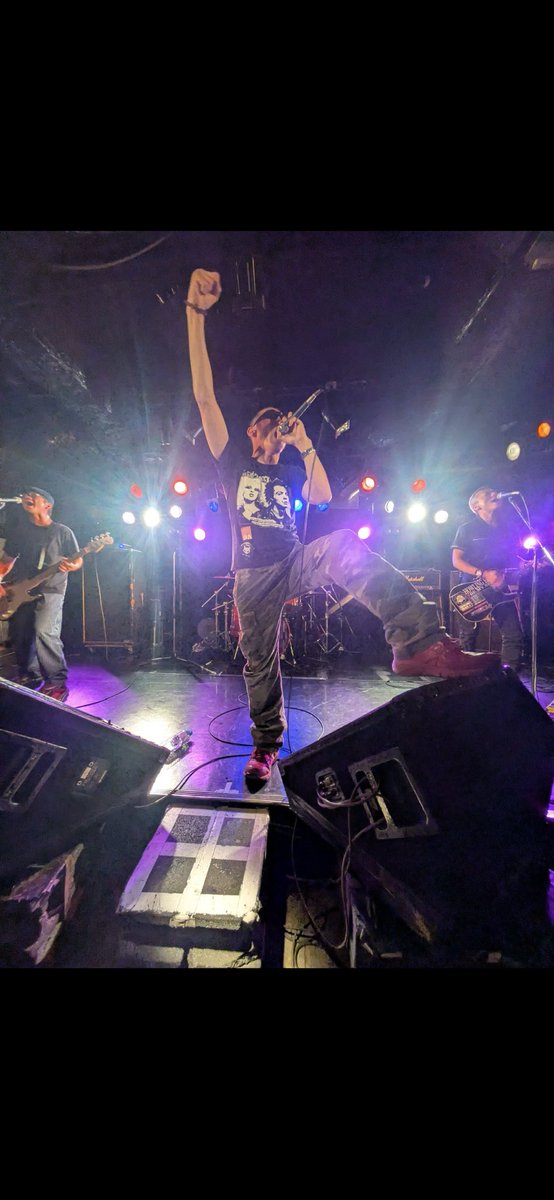 リーダー tweet media