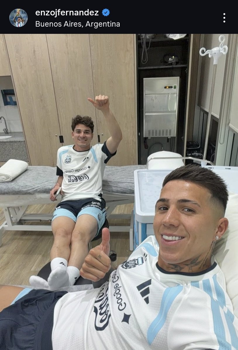 fall 🍃 tweet media