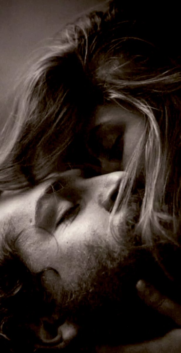 ‏رنــہآ tweet media