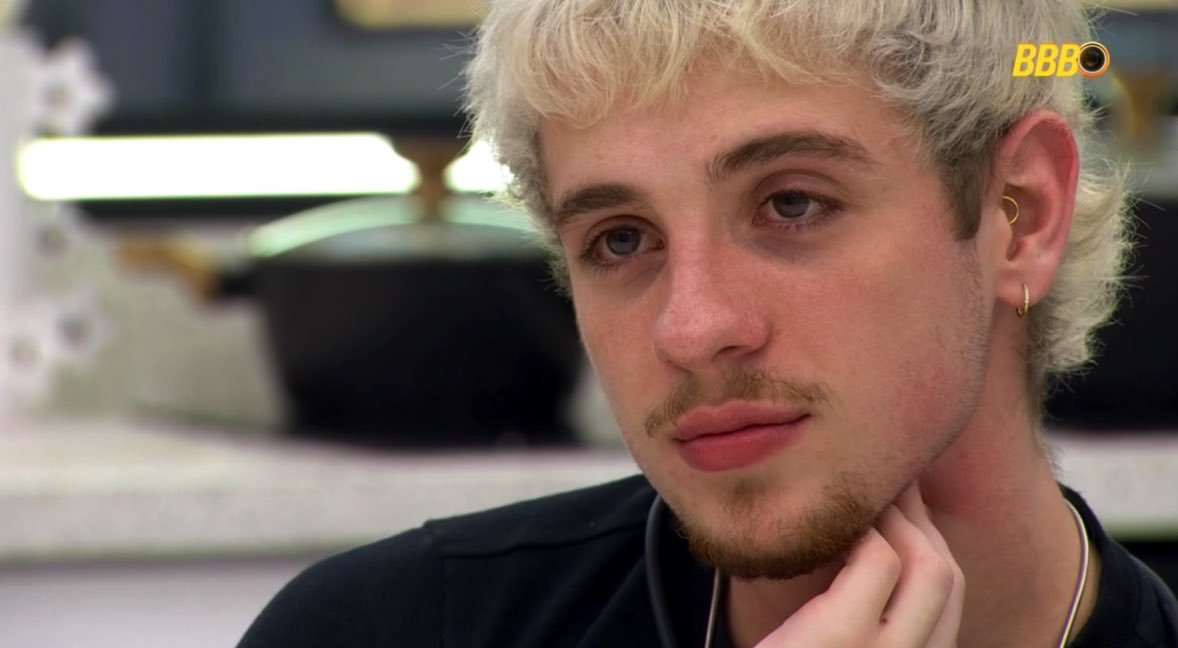 bela 🥂 tweet media