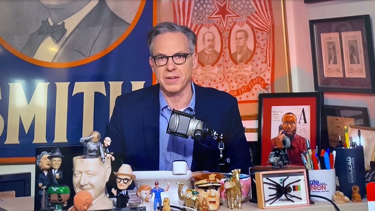 marvdedash's tweet photo. @AndrewJav13r Cooper and also Jake Tapper are experimenting with less formal settings. Cooper moved to the newsroom and Tapper broadcasts from his office. The ties are also gone. https://t.co/XUQSWpdJnS