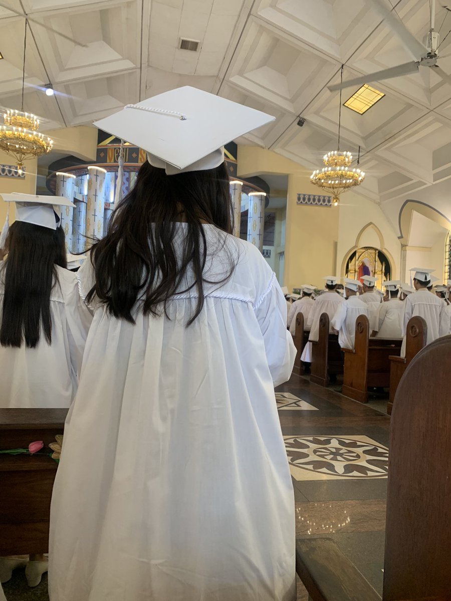 yy1zhou's tweet image. at least jhs grad pagbalik ‘di ba? #angas