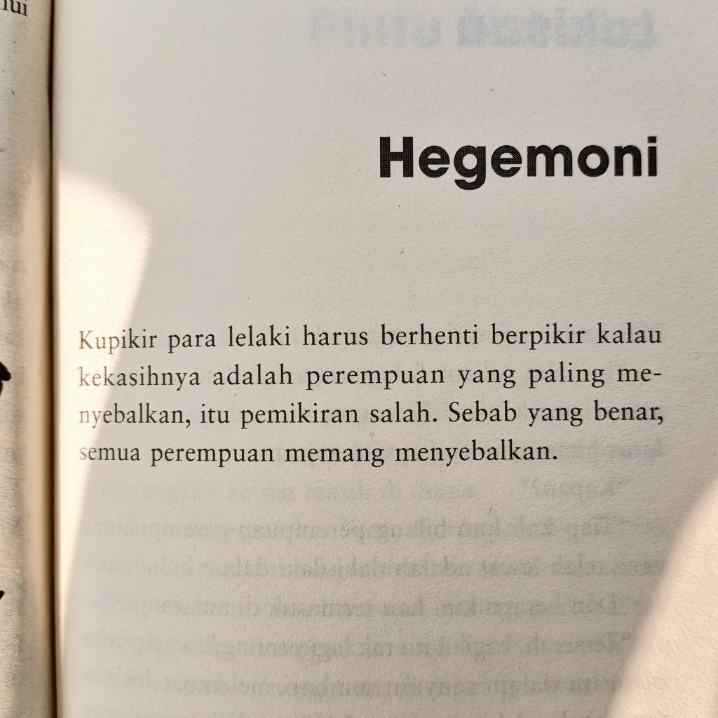 dana istimewa ☭ tweet media