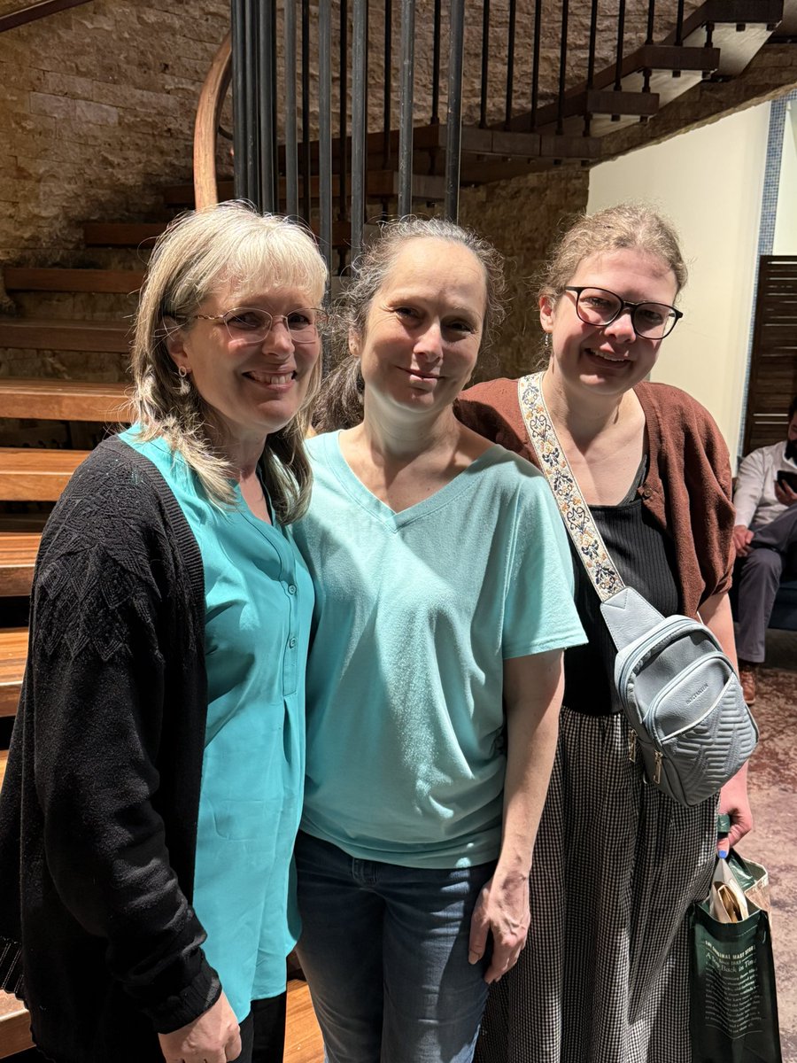 ρєηηу єℓαιηє ღ tweet media