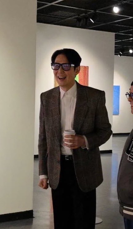 ez 🚬🥃 tweet media