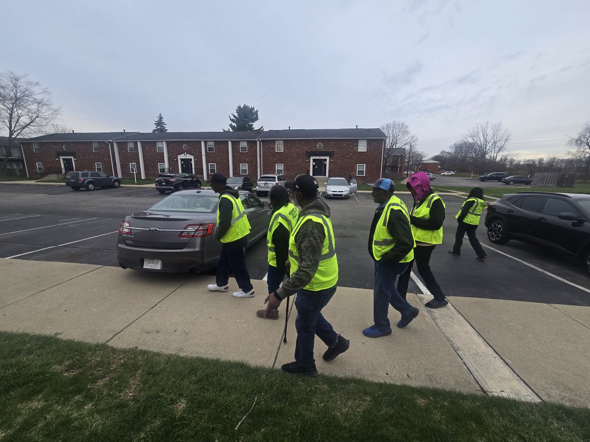 charlesharriso5's tweet photo. I am just getting back home from being out with the @Indytenpoint OGs on the far east side at several hotspot locations.  Jesus said, "Blessed are the peacemakers, for they shall be called sons of God" in Matthew 5:9. #ResultsMatter #SavingLivesMatter #WorkingTogetherWorks https://t.co/NZaalqz9hh