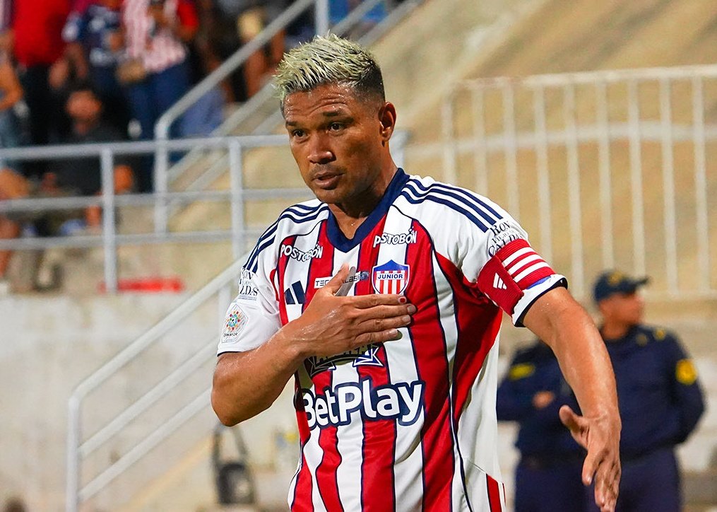 elambito tweet media