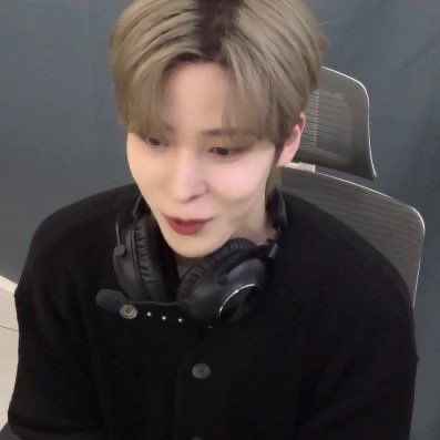 chlo Ი𐑼 tweet media