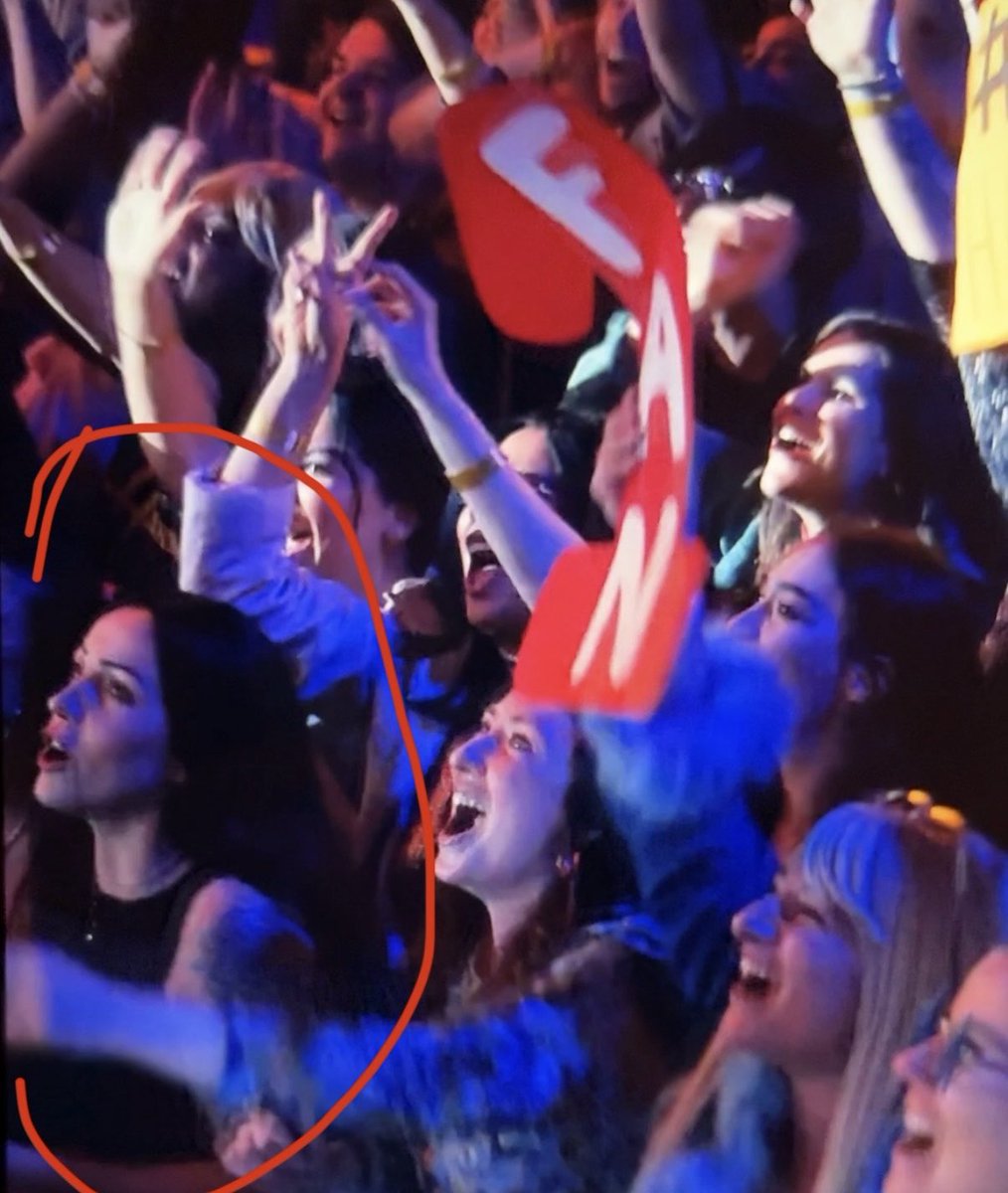 CARA MIA tweet media