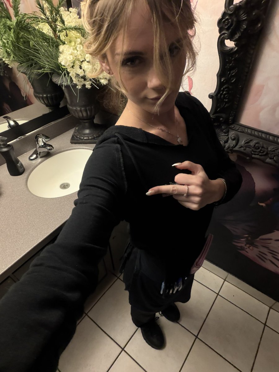 Goddess Trinity 💕 tweet media