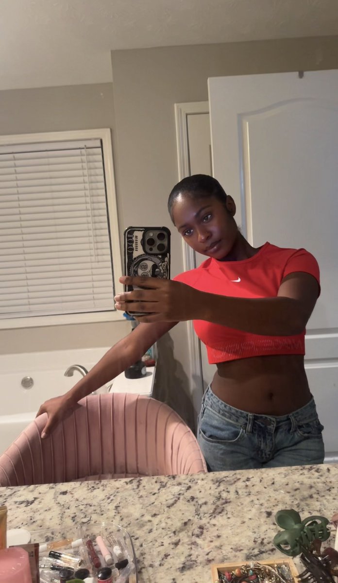 @imymckenziee on ig. tweet media