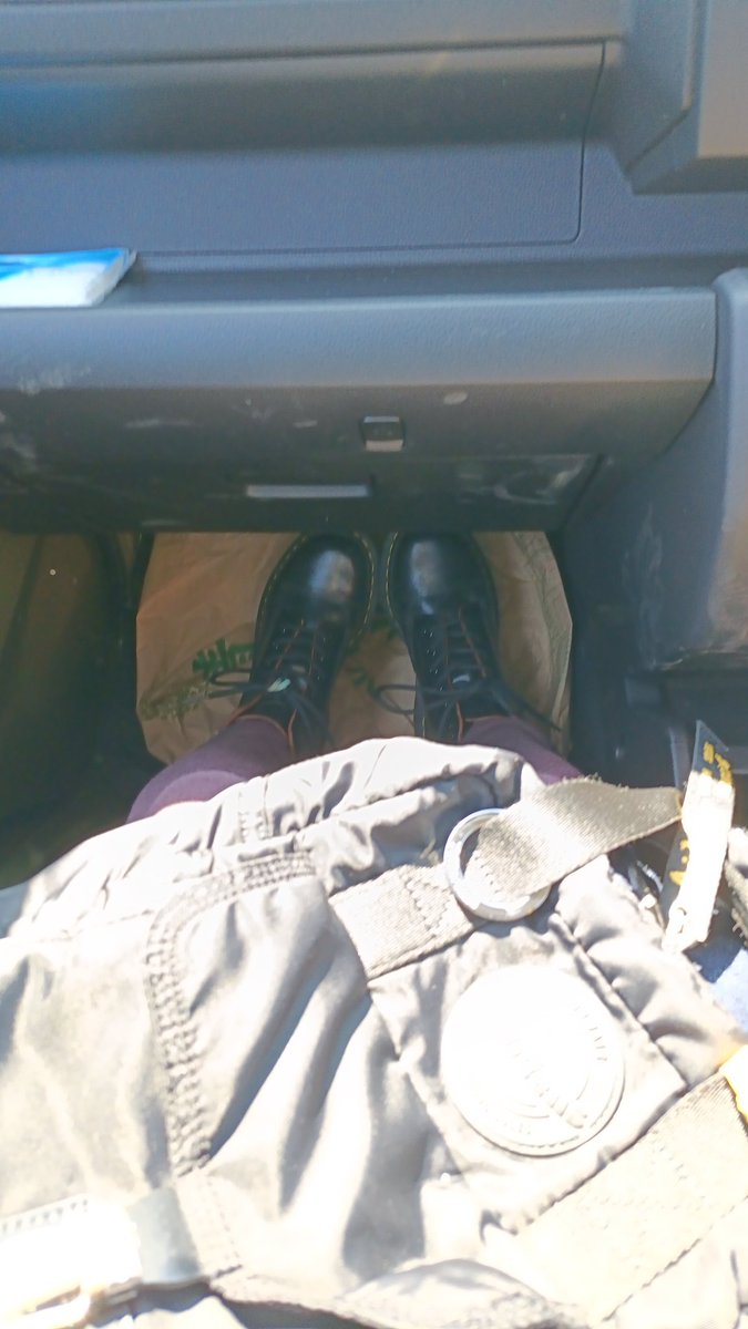 女です。 tweet media