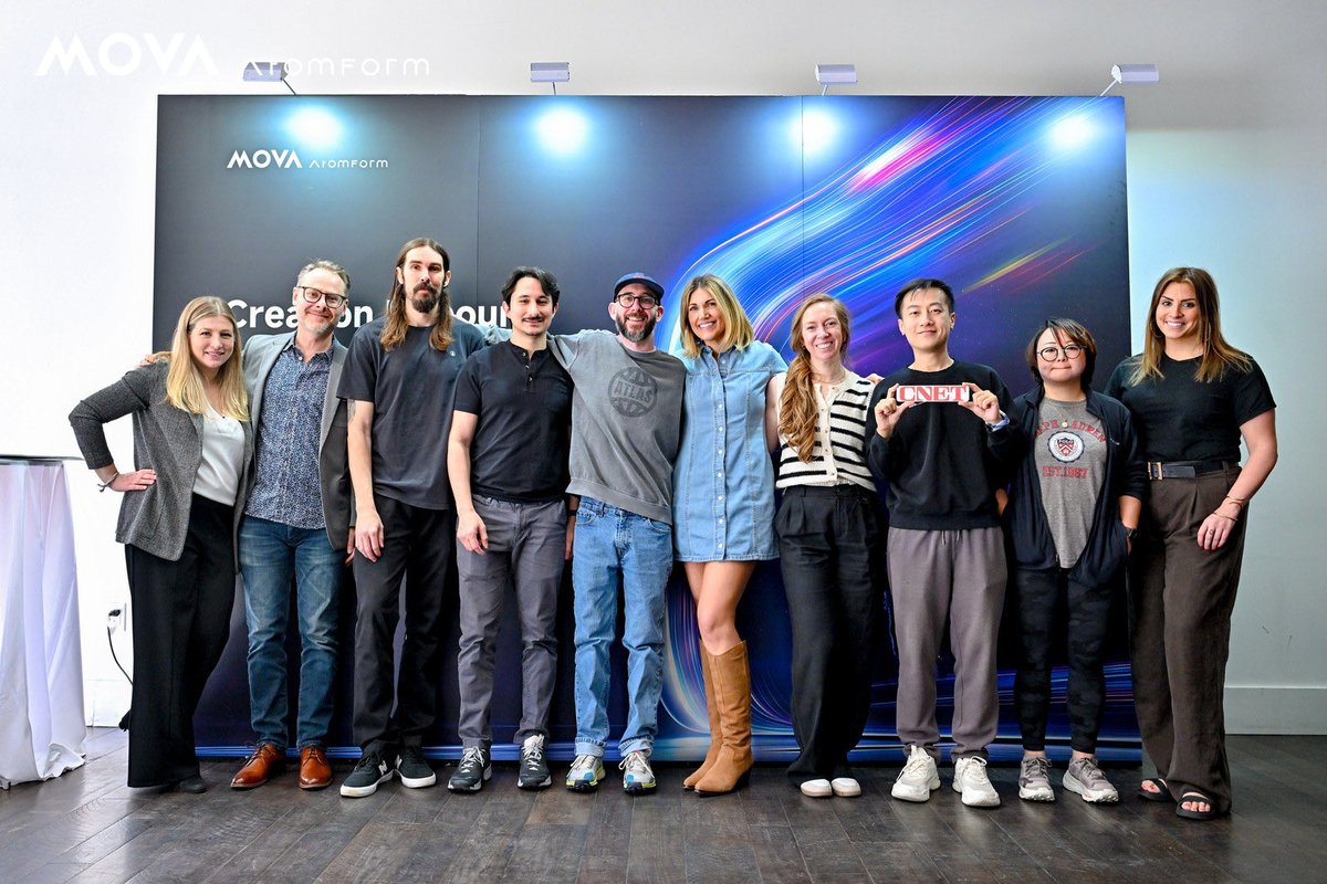 AtomForm tweet media
