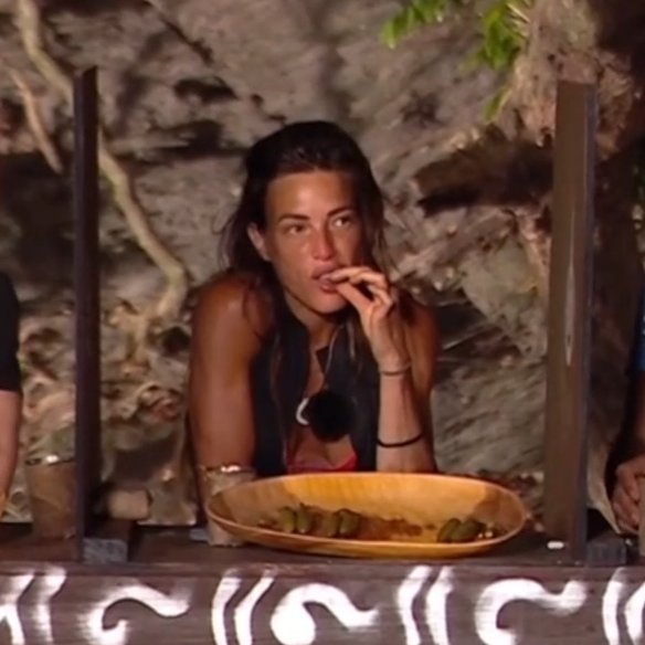 soy @tonghazo 🫧🏝️ tweet media