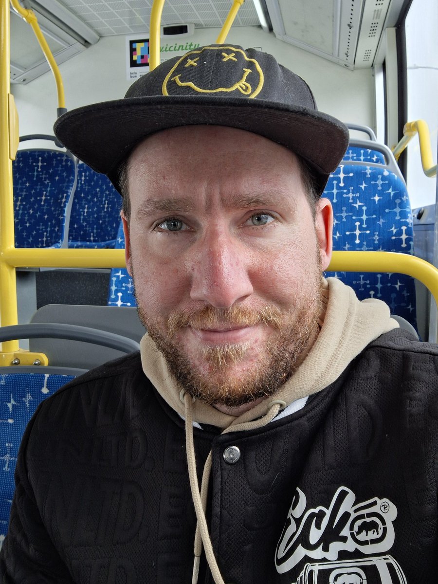 alexiogrenier's tweet photo. Your bad boy took the bus again today hehe he. #TheBadBoy #HeyArmy #AlitaArmy https://t.co/z2oGu5y3Tw